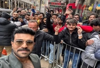 যুক্তরাষ্ট্রে হাসিমুখেই সেই আবদার মিটিয়েছেন রাম চরণ