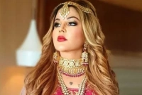 স্বামীকে জেলে ঢুকিয়ে আনন্দে ক্যামেরার সামনে নাচলেন রাখি!