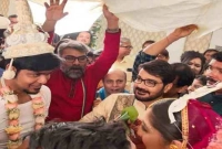 প্রসেনজিতের সহকারী মোহরকে বিয়ে করলেন দুর্নিবার