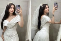 নিজেকে নিজে বিয়ে করার পরদিনই বিচ্ছেদের ঘোষণা তরুণীর!