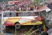 ভয়াবহ বাস দুর্ঘটনা, ১৪ জনের মৃত্যু ভয়াবহ বাস দুর্ঘটনা, ১৪ জনের মৃত্যু