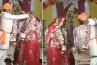 মালাবদলের সময় পাজামা খুলে গেল বরের! তারপর...