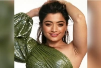  বিজয়ের সঙ্গে যা হওয়াতে মুখ গুঁজে কাঁদতেন রাশমিকা!