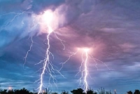 বজ্রপাতে পিতার সামনে ছেলের মৃত্যু