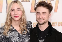 অভিনেতা হ্যারি পটার বাবা হচ্ছেন