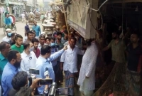 এবার মুরগির পাইকারি বাজারে অভিযান, জরিমানা