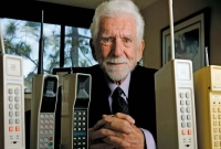 মোবাইলের এমন ব্যবহার হবে ভাবতেও পারেননি আবিষ্কারক কুপার!