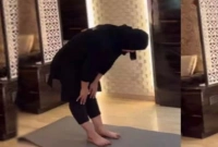 লোক দেখানো নামাজ পড়ে সমালোচনার শিকার অভিনেত্রী