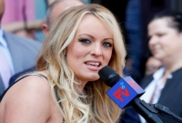 ‘ঘুষ দেওয়ার মামলায় ট্রাম্পকে জেল দেওয়া উচিত না’