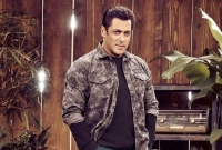 ‘সালমানের বিয়ে নিয়ে এত আগ্রহ কেন? আগে নিজে বিয়ে করুন’