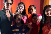 শাহরুখ খানের অঙ্গীকার, অ্যাসিড দগ্ধদের পাশে থাকার 