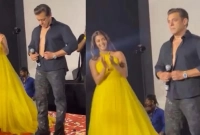 সালমান খান সবার সামনে শার্ট খুলে দেখিয়ে দিলেন সত্যিটা