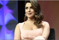 প্রিয়াঙ্কার আক্ষেপ হলিউডের কাজ নিয়ে