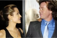 জোলিকে বিমান উপহারের প্রস্তাব চুমুর বিনিময়ে!