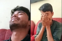 নামাজ শেষে অটোরিকশাটি না পেয়ে হাউমাউ করে কান্নাকাটি