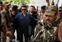 ভারতে অনেক সমস্যা, আরব আমিরাত সম্পূর্ণ নিরাপদ: সালমান