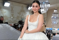 বিদেশে মাটিতে অপমান-অপদস্থ হলেন আলিয়া!