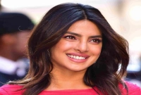 এই প্রথম নিজের কোনো অস্ত্রোপচার নিয়ে মুখ খুললেন প্রিয়াংকা