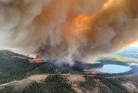 পশ্চিম কানাডাজুড়ে দাবানল ও বন্যা