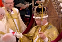 মাথায় রাজমুকুট পরে শপথ নিলেন ব্রিটিশ রাজা তৃতীয় চার্লস