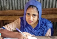 অসাধ্য সাধন করে উদাহরণ সৃষ্টি করলেন প্রতিবন্ধী মরিয়ম!