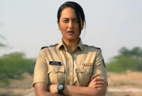 বাবার পুরনো ইচ্ছা পূরণ করলেন সোনাক্ষী