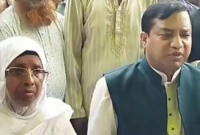 ৭০ কেন্দ্রের প্রাপ্ত ফলাফল : যত ভোটে এগিয়ে জায়েদা খাতুন