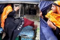 সাহসী রোখসানার চালককে কষে এক লাথি ধরিয়ে দিল ছিনতাইকারী!