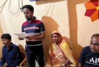 নিজের দুই স্ত্রী রেখে অন্যের নববধূকে নিয়ে পলায়ন! নিজের দুই স্ত্রী রেখে অন্যের নববধূকে নিয়ে পলায়ন!