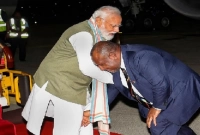 মোদির পা ছুঁয়ে সালাম করা কে এই প্রধানমন্ত্রী