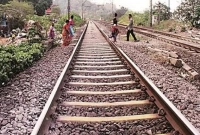রেললাইনে মরচে না পড়ার অজানা রহস্য
