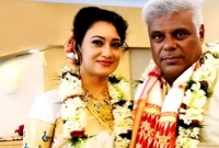 ৬০ বছরে বিয়ে করলেন বর্ষীয়ান অভিনেতা আশিস বিদ্যার্থী!