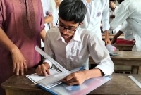 মায়ের লাশ বাড়িতে, জানে না এসএসসি পরীক্ষায় বসা ছেলে