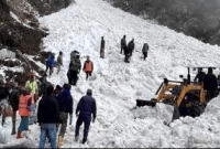 ১০ জন নিহত, খারাপ আবহাওয়ার কারণে উদ্ধার প্রচেষ্টা বাধাগ্রস্ত