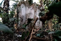 ঝিনাইদহের এই গ্রামে অজানা ভয়ে ১০০ বছর ধরে কেউ বসবাস করে না