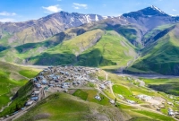 পাহাড়ে ঘেরা এই জনপদে মানুষের গড় আয়ু ১০০ বছর