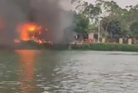 আগুন হাতিরঝিলে ঝিল কুটুম ক্যাফেতে 