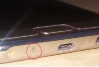 কেন ফোনের উপরে এই ছিদ্রটি থাকে, জানেন?