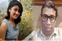 স্যার ক্লাসের অন্ধকার কোনায় নিয়ে জড়িয়ে ধরতেন, চু’মুও খেতেন