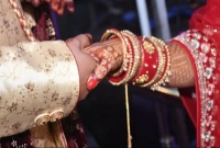 দ্বিতীয় বিয়ে করায় একি করলেন প্রথম স্ত্রী!