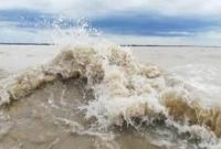 কোন নদীর পানি সবসময় গরম থাকে?