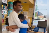 মেয়েকে সারপ্রাইজ দিতে কানাডায় চলে গেলেন বাবা, অতঃপর... (ভিডিও)