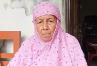 চার ছেলেই সুপ্রতিষ্ঠিত, ৮৪ বছরের বৃদ্ধা মা থাকেন অর্ধাহারে-অনাহারে!