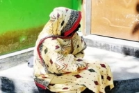 বিয়ের দাবিতে কলেজ পড়ুয়ার বাড়িতে তিন সন্তানের জননী