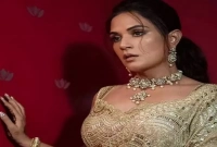 শ্যুটিং ফ্লোরেই কান্নায় ভেঙে পড়লেন রিচা!