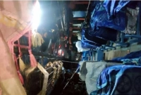 দুই গাড়ীর মুখোমুখি সংঘর্ষ, ৫ জনের মৃত্যু