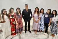 নারী ভক্তদের সঙ্গে ছবি তুলতেই সময় চলে যাচ্ছে : জায়েদ খান