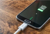 কম সময়ে মোবাইল চার্জ করার ৫ উপায়