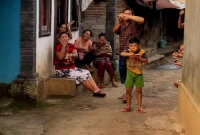 এই গ্রামের অধিকাংশ বাসিন্দাই শ্রবণশক্তিহীন, কথা বলেন ইশারায়!