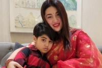 হঠাৎ করেই জয়কে নিয়ে যুক্তরাষ্ট্রের উদ্দেশে অপু বিশ্বাস, শাকিব খানও সেখানে